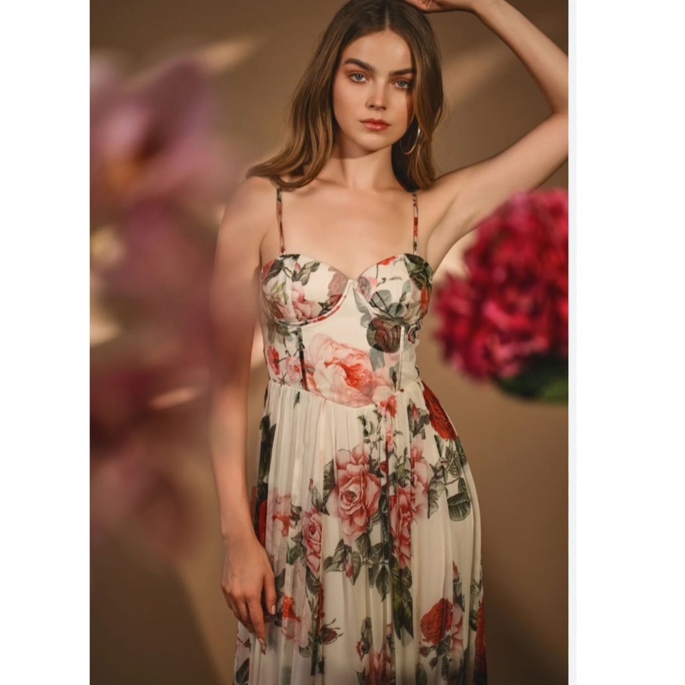 Hemant & Nandita Naaz Dress. - Picture 7 of 14